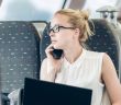 IFA-Studie zeigt: Mobile Bildschirmarbeit beeinflusst (Foto: AdobeStock - kasto 544051775)